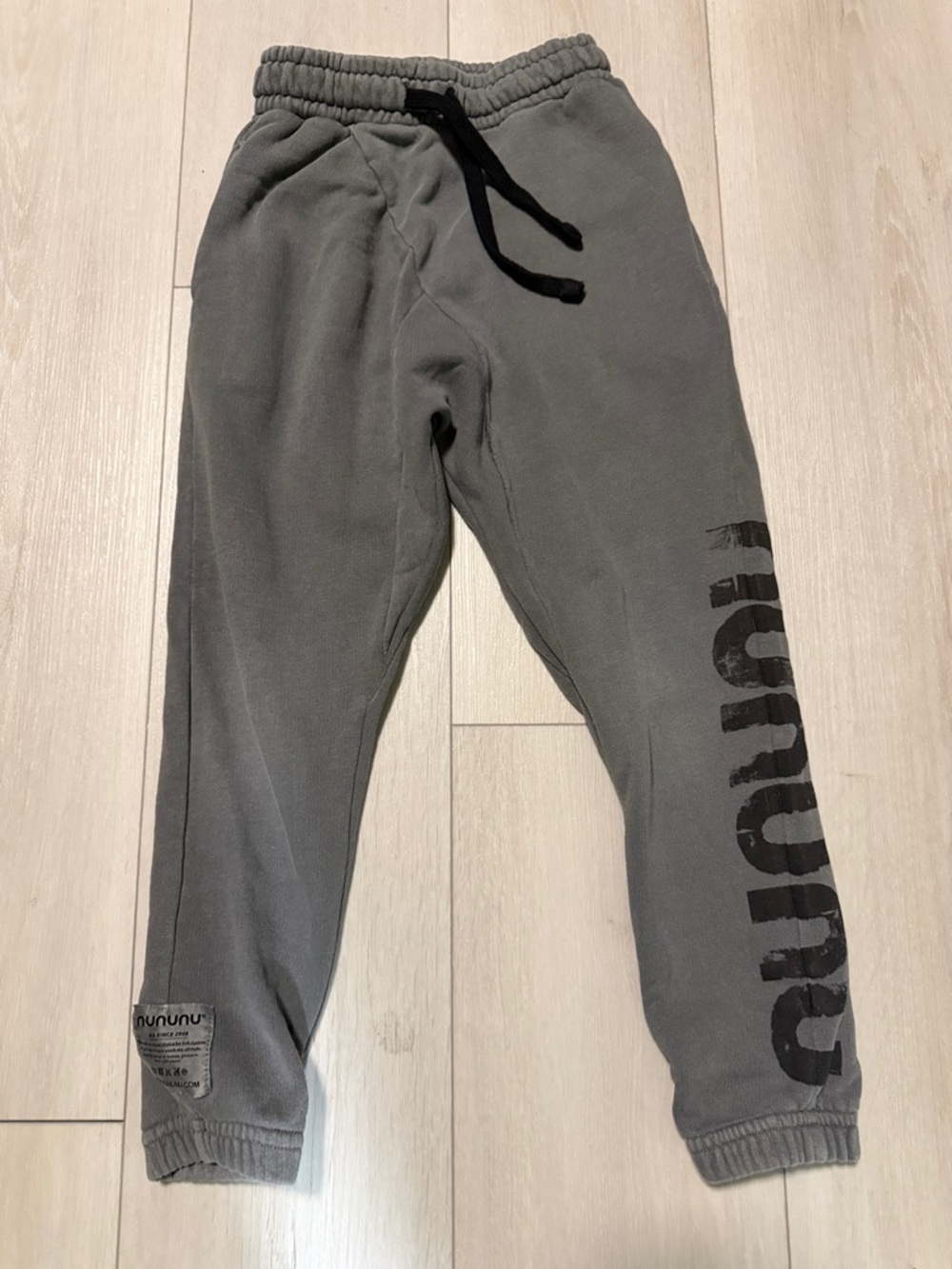Nununu Boys  Gray Sweat Joggers with pockets size 6-7 (stitching loose-see photo